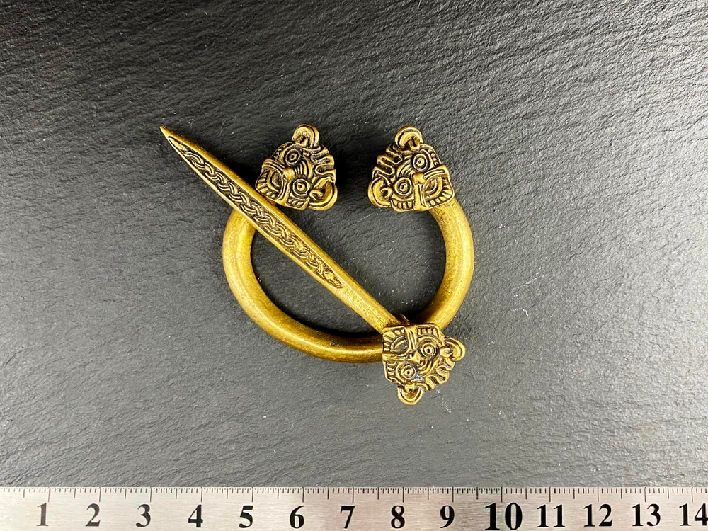 Фибула. Дания 9-11 в. (игла)