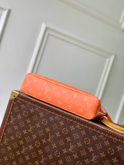 Louis Vuitton Pochette Voyage Souple