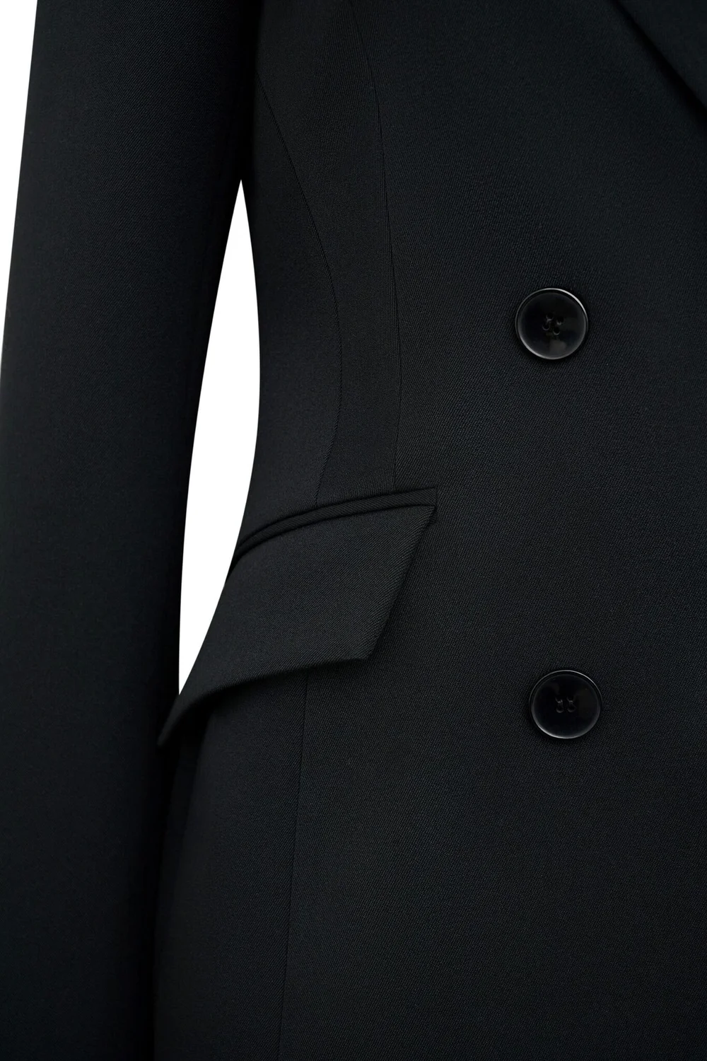 Жакет с объёмными плечами