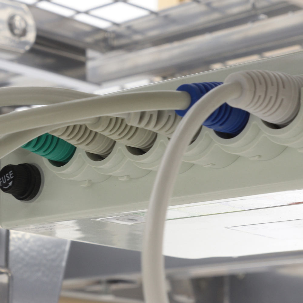 Кровать электрическая Med-Mos DB-2B с поворотным креслом в правую сторону (светлое дерево)