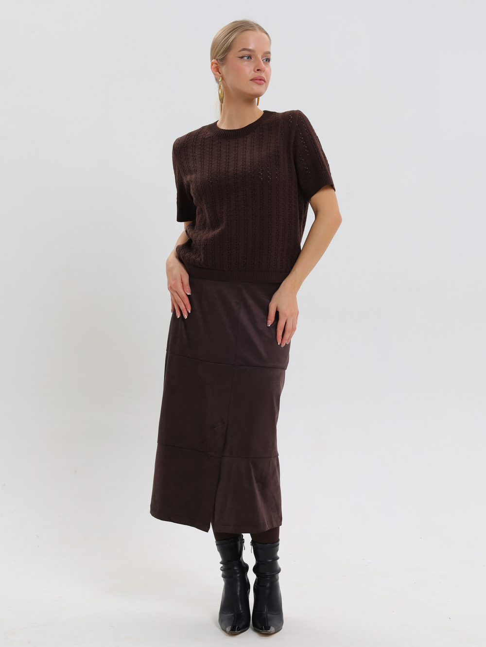 Ажурная футболка с вертикальными полосами