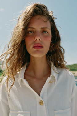 ZARA КУРТКА С ЗОЛОТИСТЫМИ ПУГОВИЦАМИ, БЕЛЫЙ