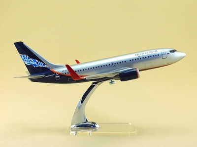 Модель самолета Boeing 737-700 (М1:100 Нордавиа)