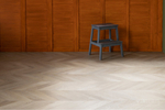 Кварцвиниловая плитка VINILAM PARQUET CHEVRON Шеврон Сезар RI4445118CL4 - Магазин напольных покрытий в Екатеринбурге. MAXI ПОЛ.