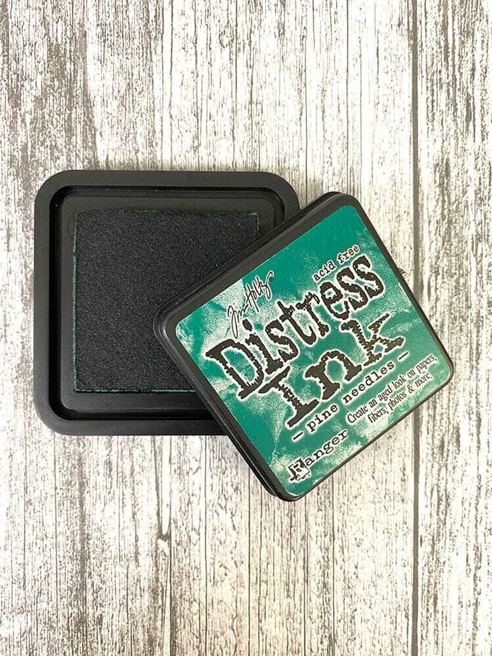 Distress Ink Pad. Pine Needles
