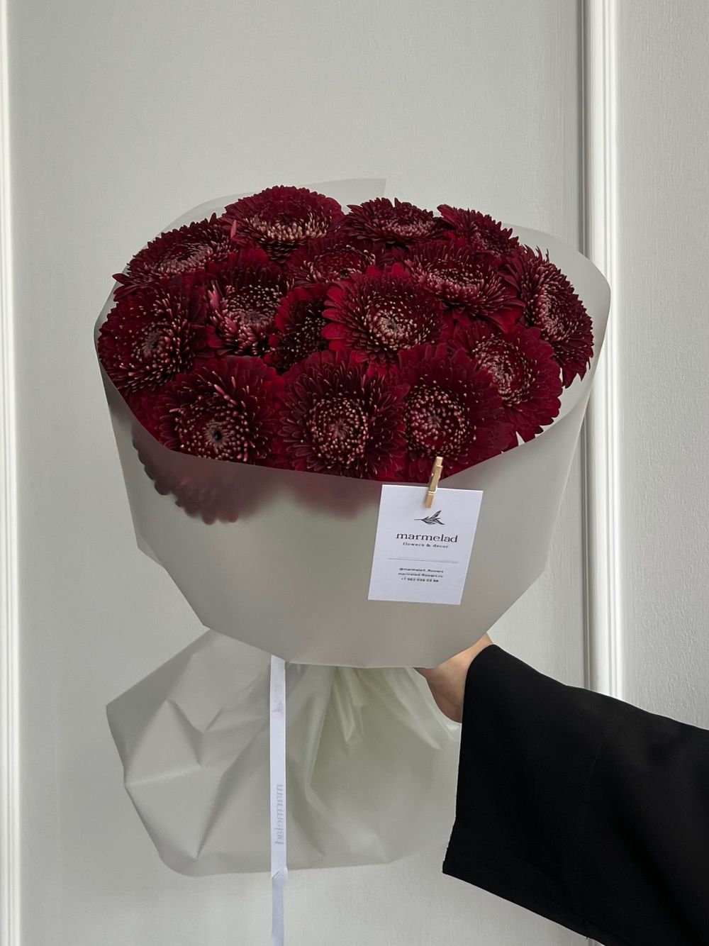 Букет из гербер в бордовом оттенке 15 шт