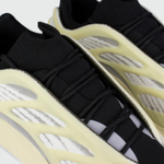 Кроссовки Adidas Yeezy Boost 700 v3 Wmns Azael