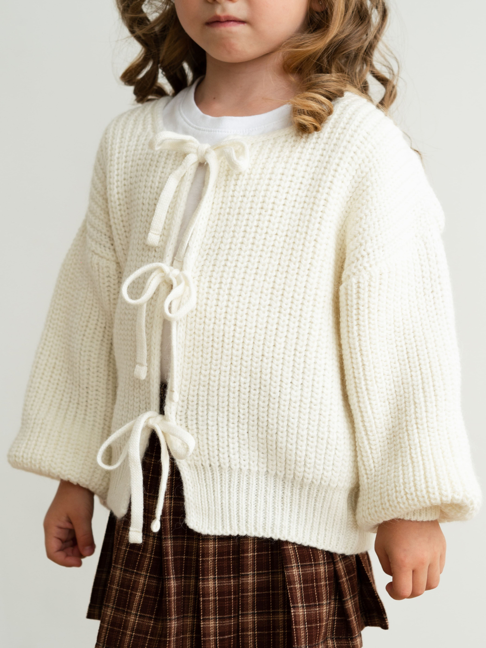 Кардиган с бантиками, Молоко