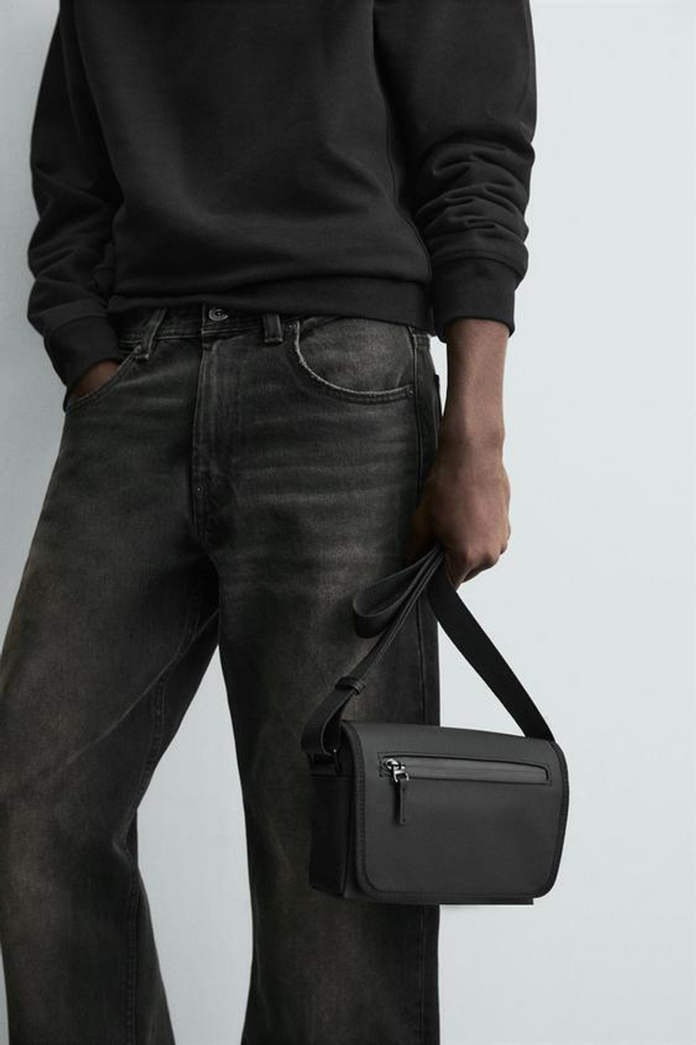 ZARA ПРОРЕЗИНЕННАЯ СУМКА, ЧЕРНЫЙ