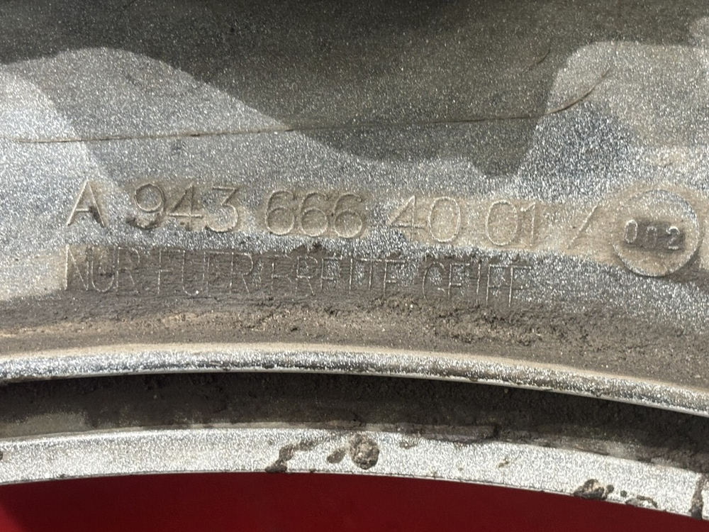 Корпус подножек левый