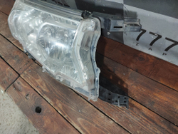 Фара правая галоген Toyota Land Cruiser Prado 150 17-нв Б/У Оригинал 8113060N10