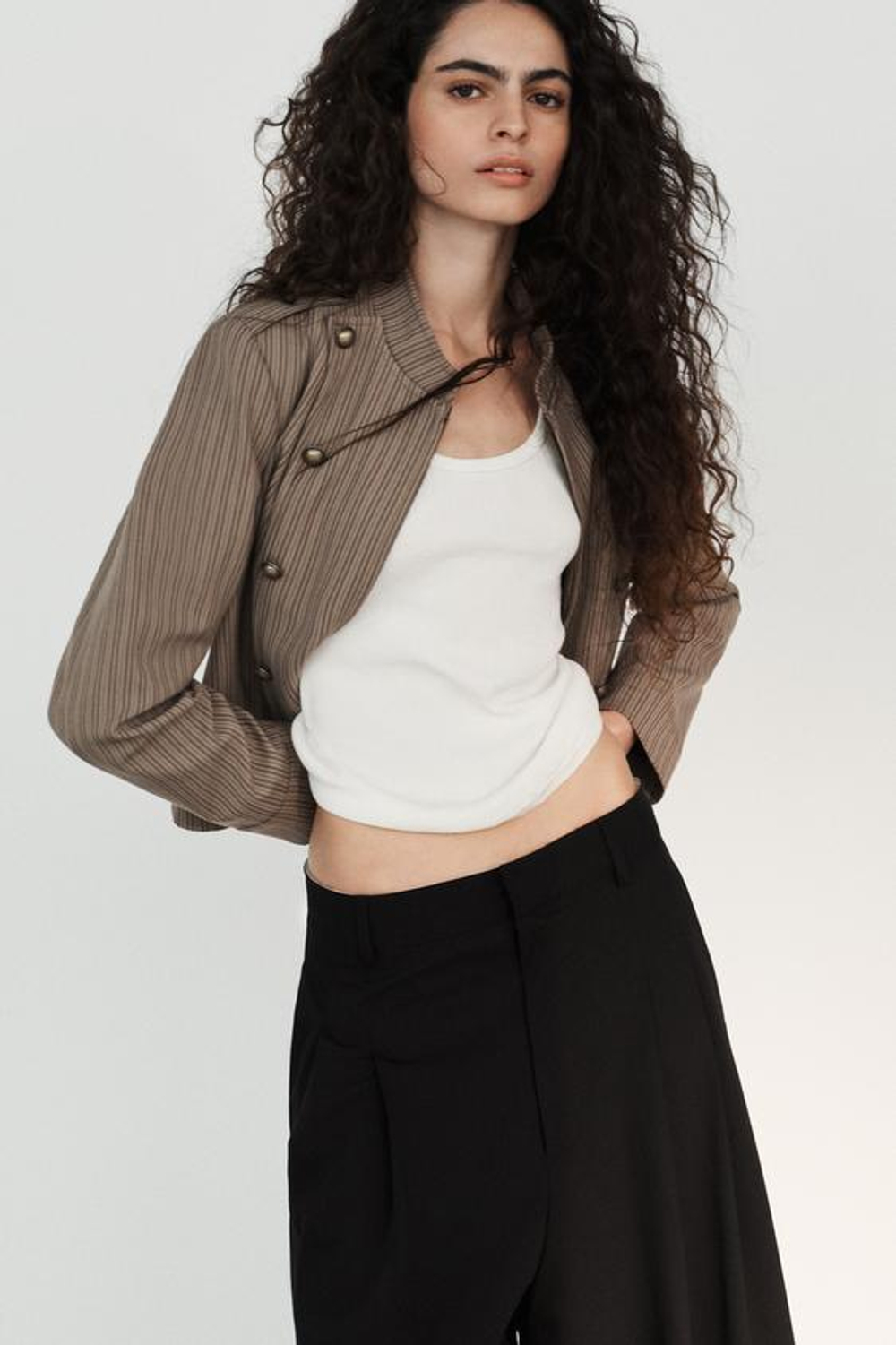 ZARA БРЮКИ С ЗАЩИПАМИ, ЧЕРНЫЙ