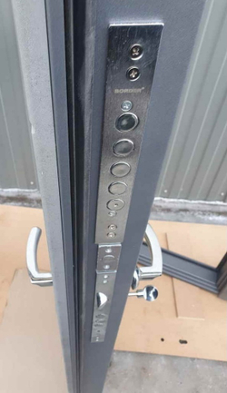 Входная металлическая дверь Рекс 28 Бетон темный / ФЛ-117 Грей софт (светло-серый, без текстуры) 16мм