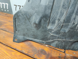 Защита антигравийная правая Volvo XC40 17-нв Б/У Оригинал 31694916