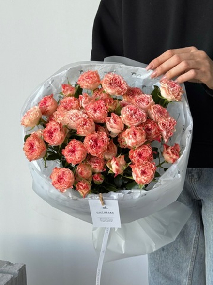 Букет моно из кустовых роз 9 шт