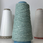 KAYAN - New Mill; 50% меринос, 30% шелк, 10% кашемир, 10% хлопок; 600м/100гр; цвет: зеленый в белую крапинку