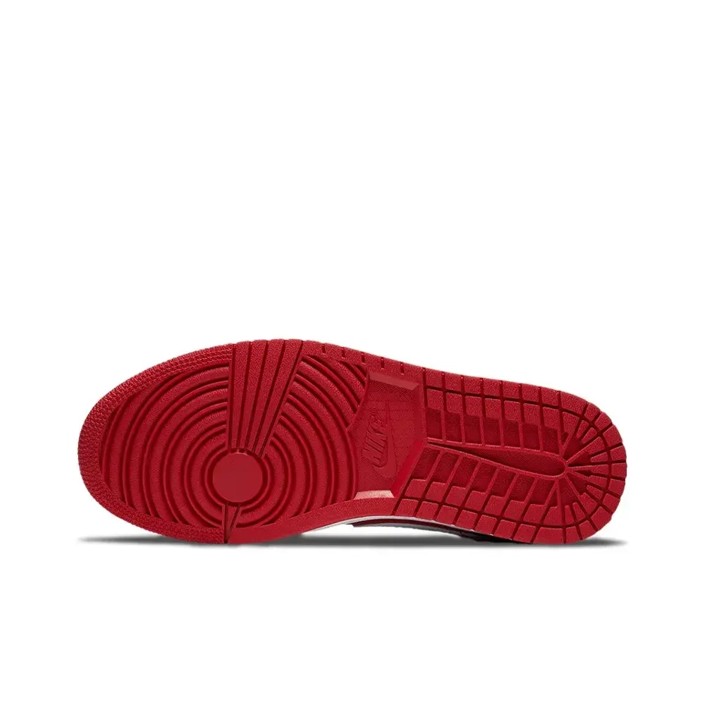 Женские кроссовки Air Jordan 1 Low 'Gym Red Black' DC0774-016