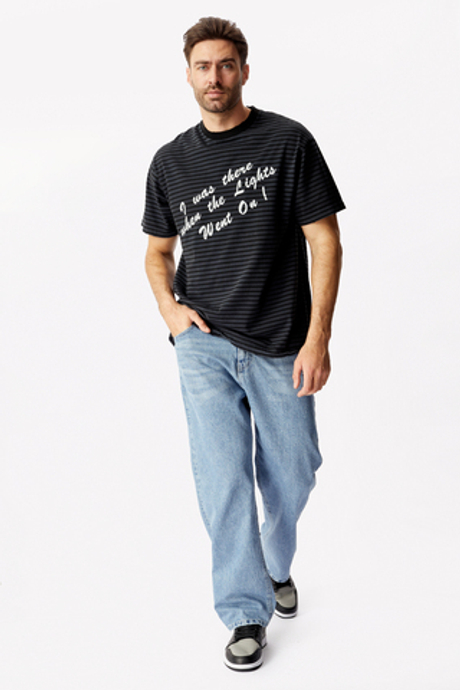 Черная футболка i am i