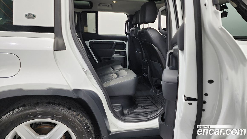 Land Rover Defender (L663) 110 D240 SE (12.2020)