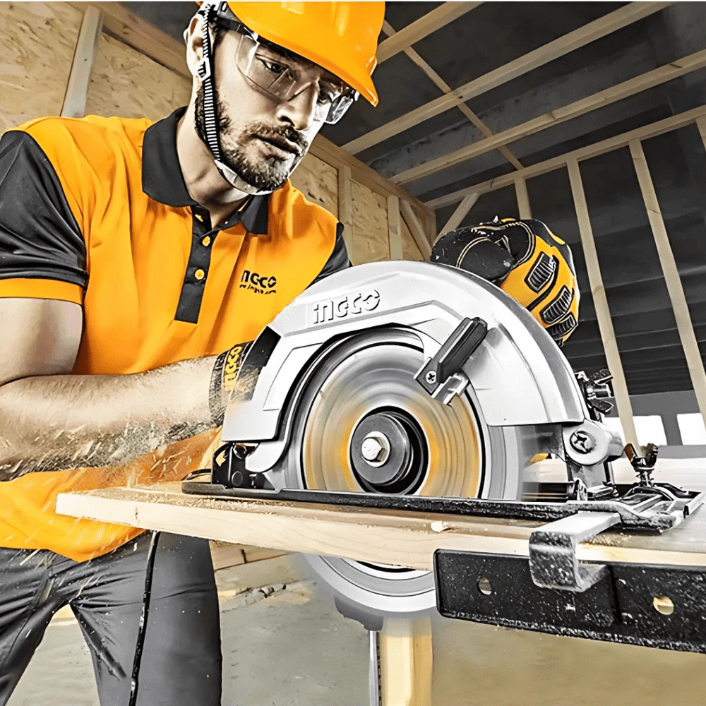 Циркулярная пила INGCO CS23522 INDUSTRIAL 235х25,4 мм 2,2 кВт