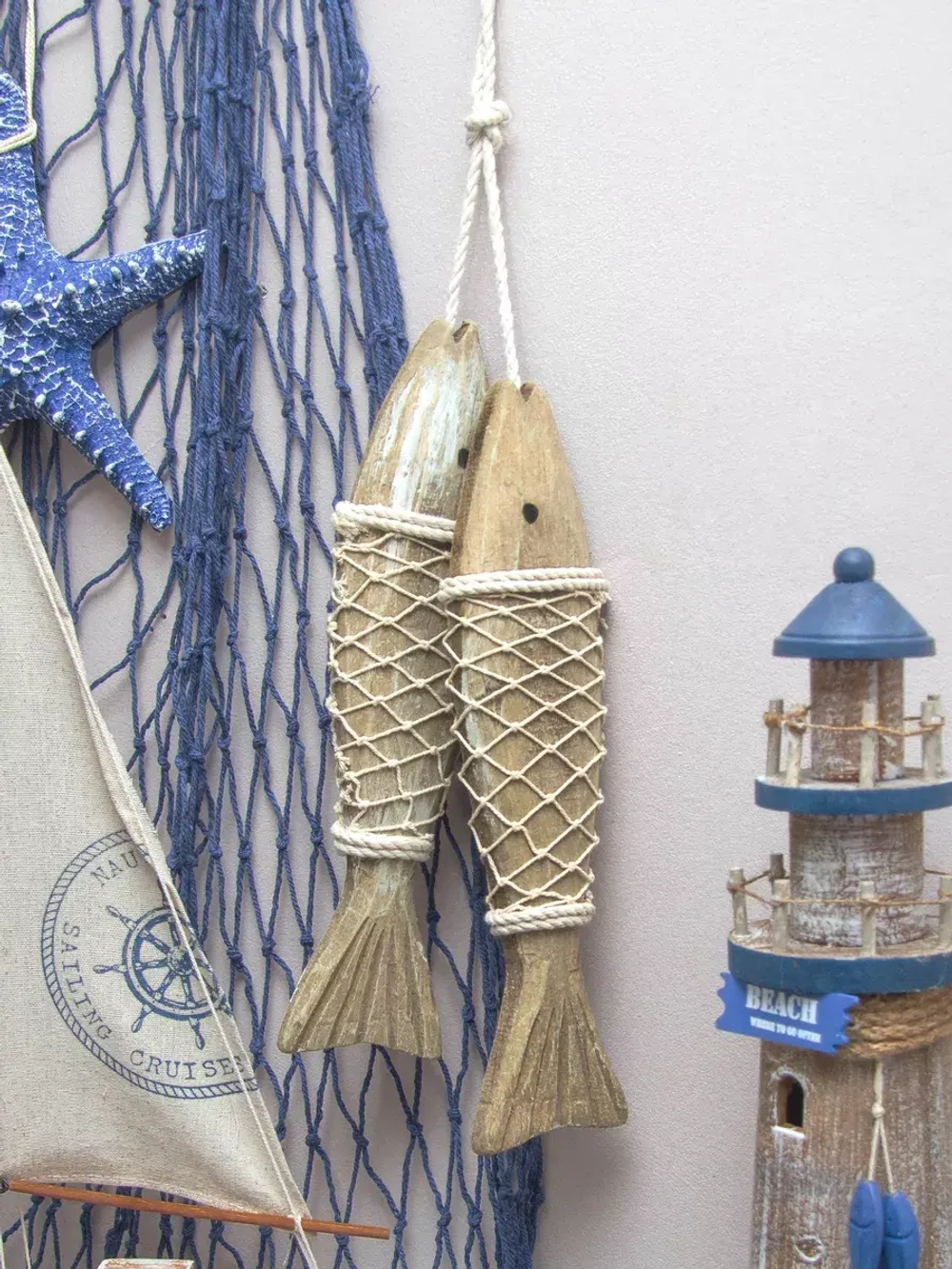 Декор на стену для интерьера "Рыбы в сетях"