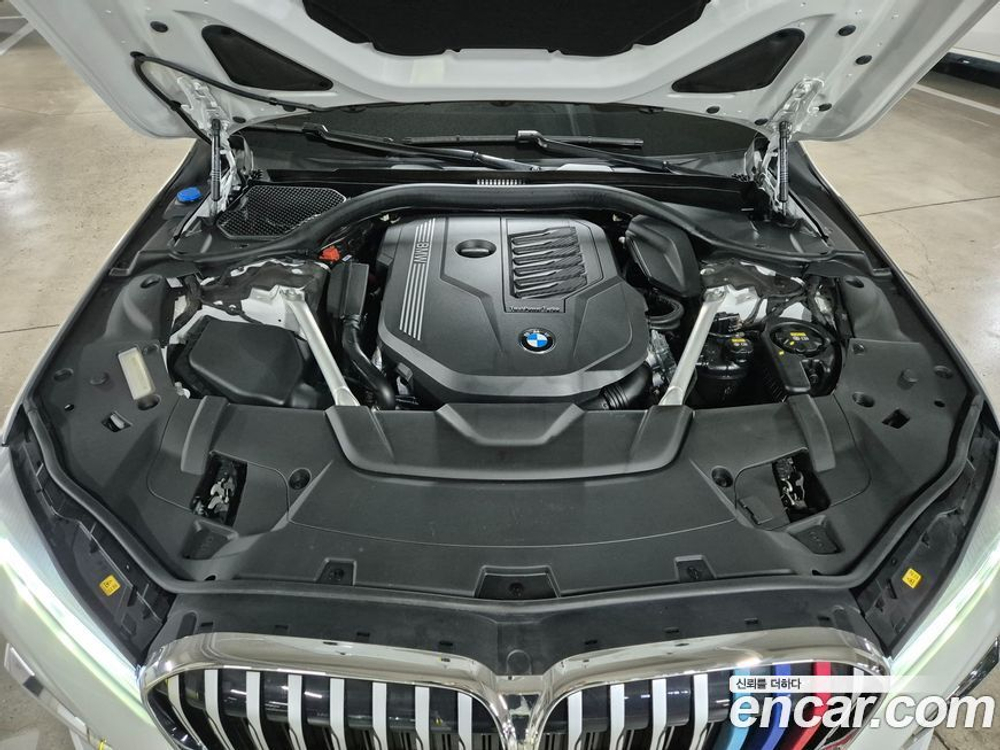 BMW 7 Series (G11) 740Li xDrive M Sports (08.2022)