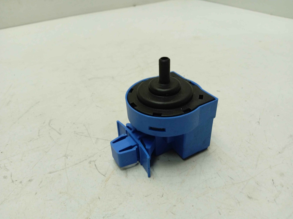 RST703D кт169 Датчик уровня воды для стиральной машины Hotpoint-Ariston RST703D б/у