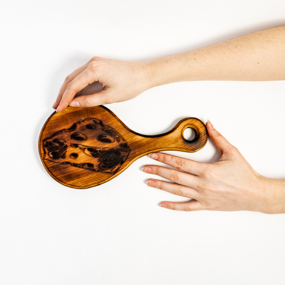 Деревянная доска для сыра из древесины кедра RD35