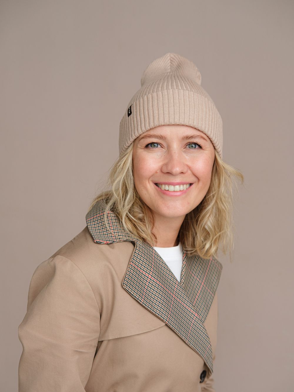 Шапка вязаная весенняя/осенняя МУЛА(Сандал)