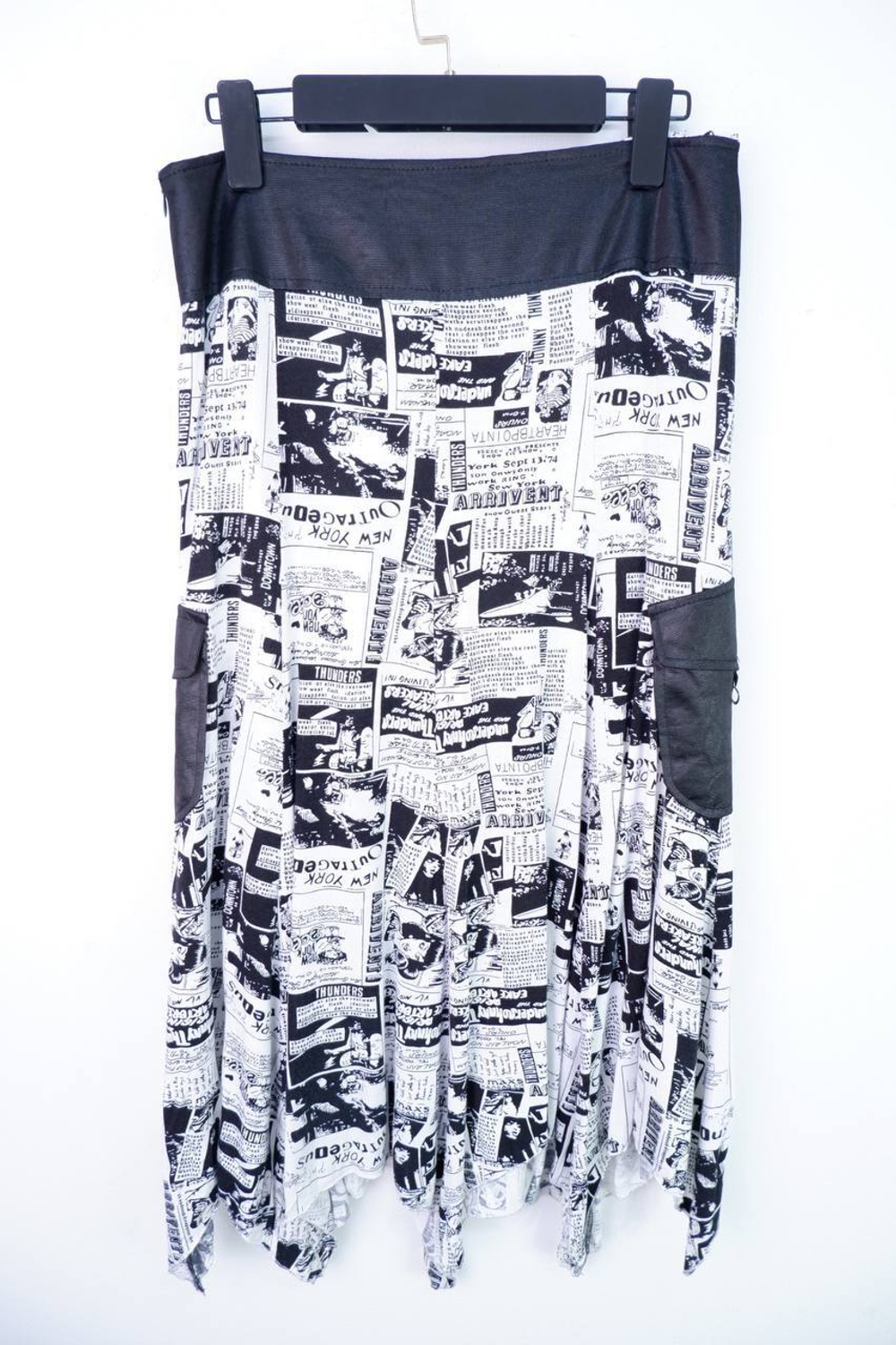 Юбка оригинального кроя, визуально на 48 размер