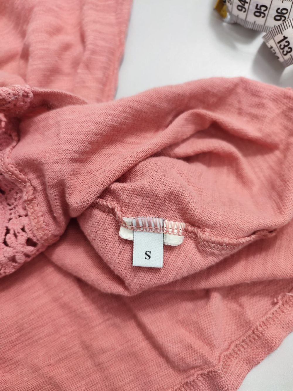 Футболка коралловая с кружевом 44 размер