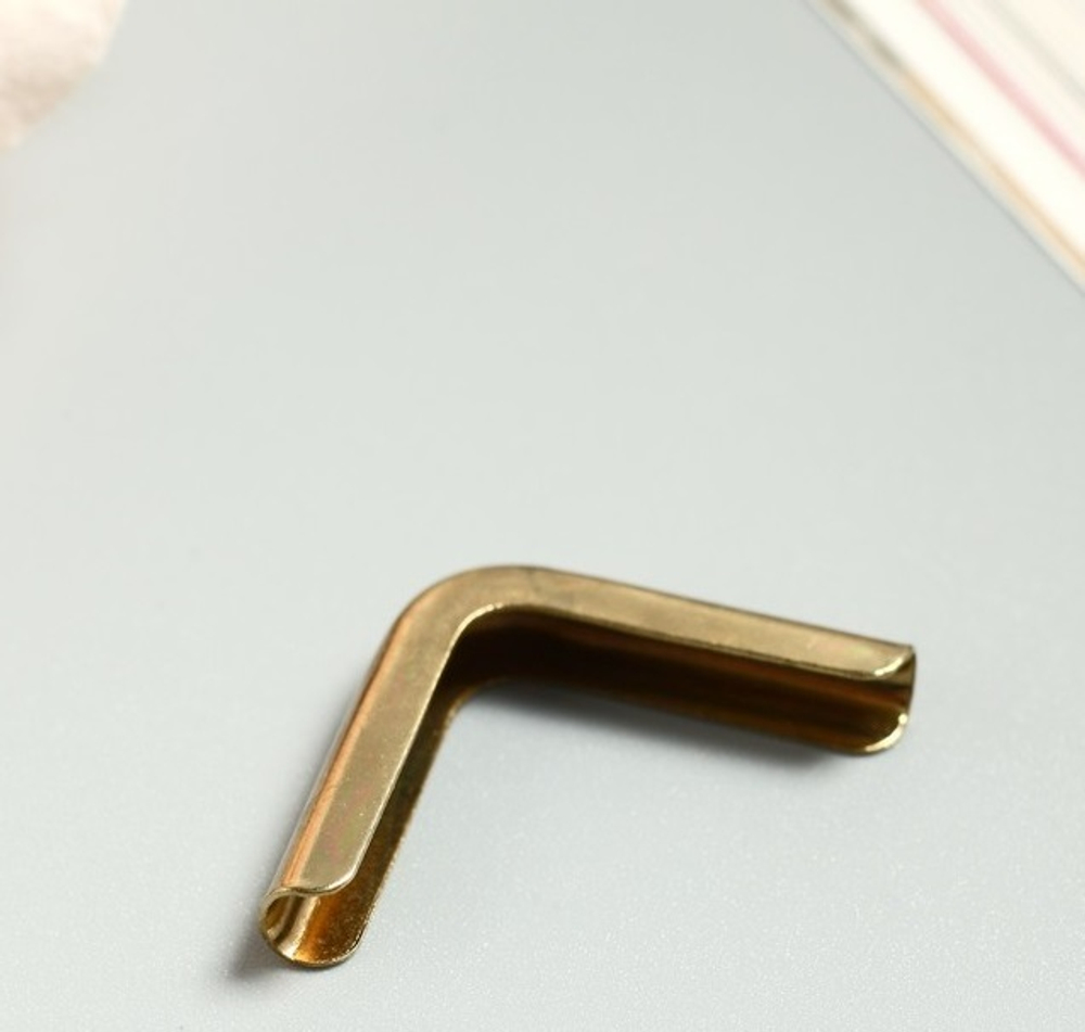 Уголок для альбома металл темное золото 2,2х3,2х0,5 см