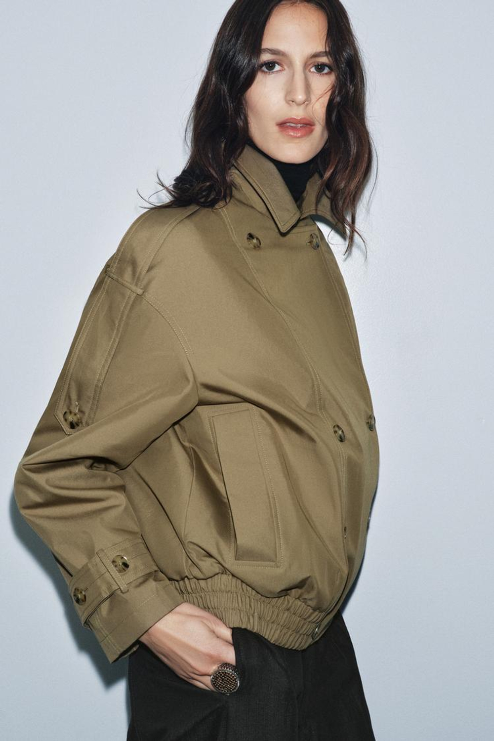 ZARA СТЕГАНОЕ ПАЛЬТО С ВОРОТНИКОМ ИЗ ИСКУССТВЕННОГО МЕХА — ZW COLLECTION, СВЕТЛЫЙ ХАКИ