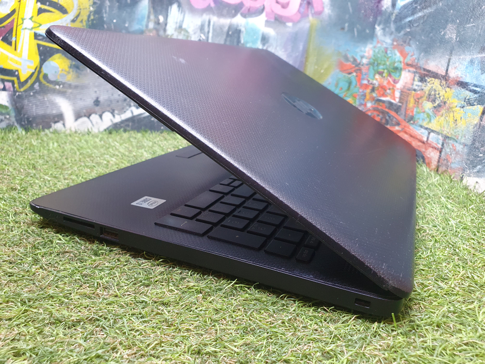 Ноутбук HP i3-10/8Gb/FHD/15-da3013ur