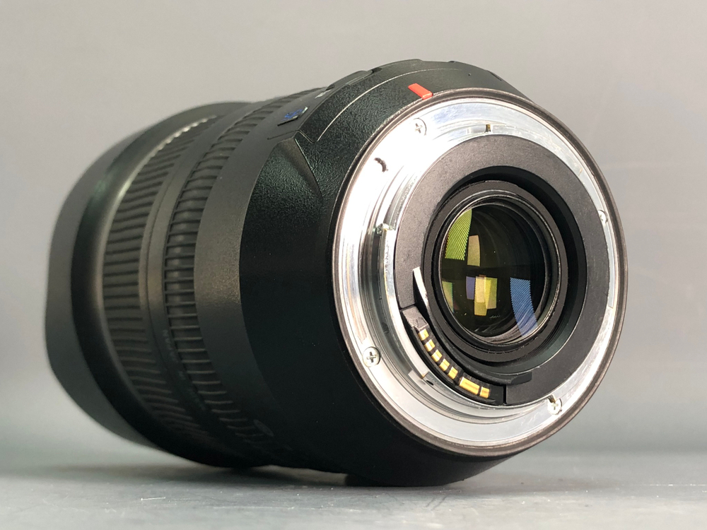 Tamron SP 15-30mm f/2.8 Di VC USD Canon EF скол бленда