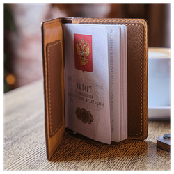 Кожаная обложка на паспорт «Лев»