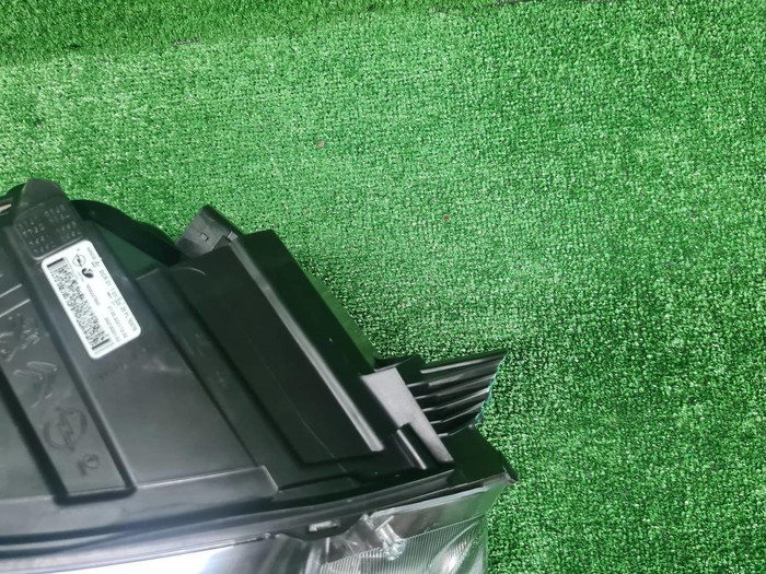 Фара правая Opel Zafira Life (2019-н.в.) ксенон