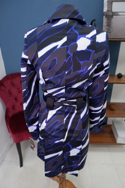 Плащ Стройная линия красивый 42 размер, новый