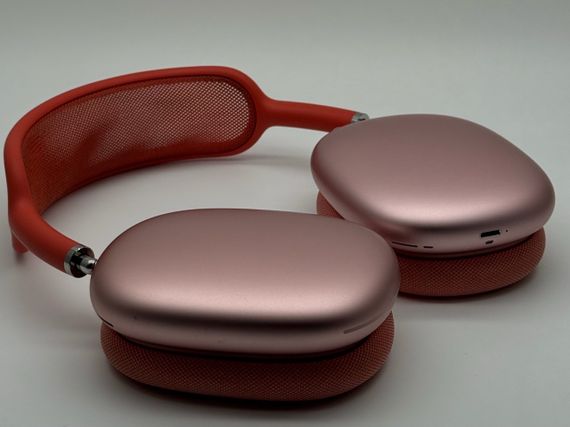 Apple AirPods Max Red