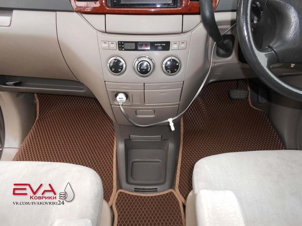 Toyota Noah 1 поколение R60 (11.2001 - 07.2004)