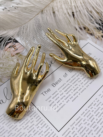 Брошь золотистая Скиапар. "Рука" скидка