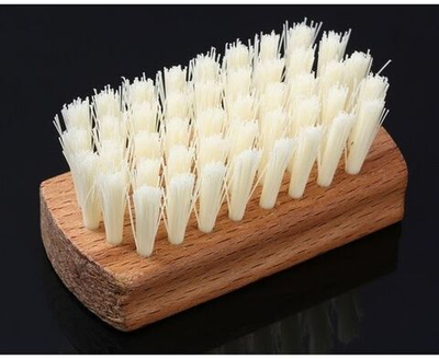 Щетка для одежды 8см дерево мини, синтет.белый волос, 44 пучка, Yozhik
