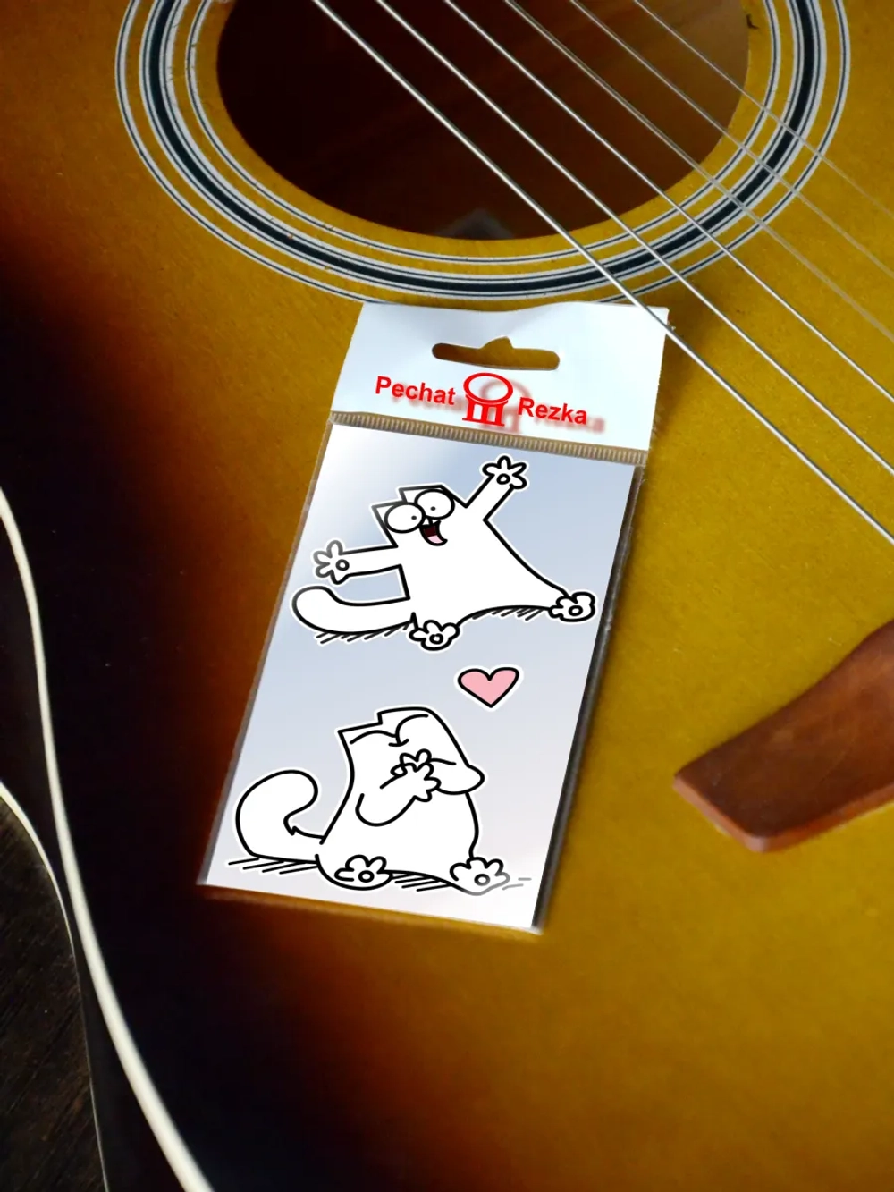 Стикеры - Кот с сердечком влюбленный