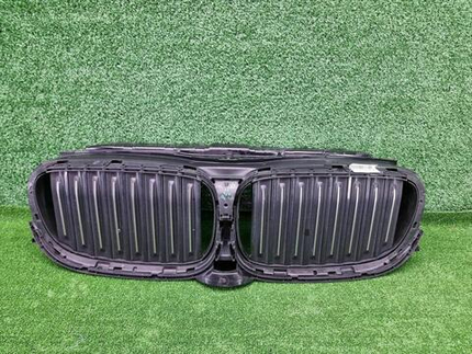 Решетка радиатора BMW 7er G12 (2015-2019)