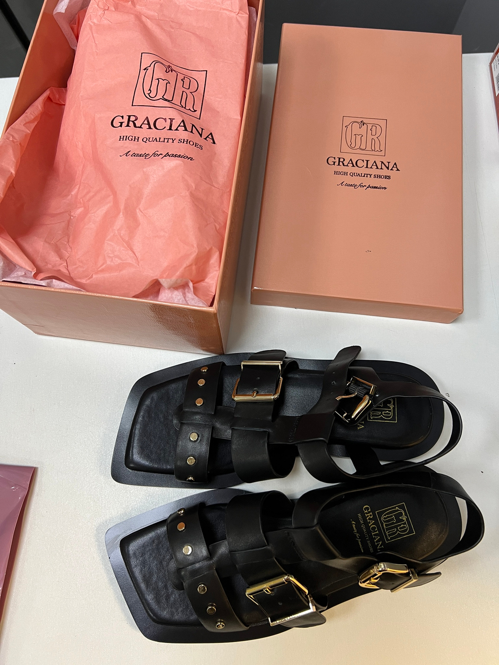 Сандалии Graciana черные