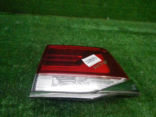 Фонарь левый внутренний Toyota Land Cruiser 200 (2015-2021)