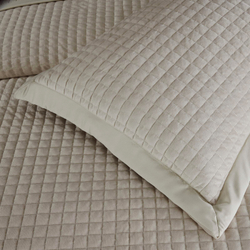 Покрывало 240х260 и 2 наволочки 50х70 Sofi De MarkO Лоретта кремовое