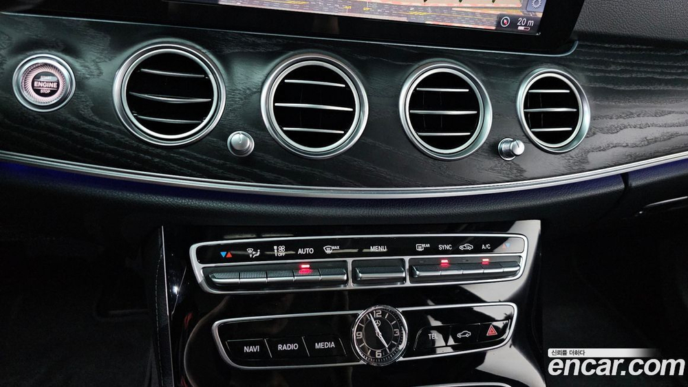 Mercedes-Benz E-Class W213 E220d Avangarde (09.2020)