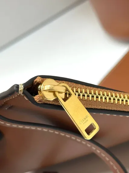 СУМКА CELINE LOUISE ИЗ ГЛАДКОЙ ТЕЛЯЧЬЕЙ КОЖИ