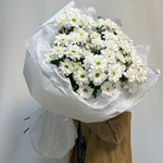 Букет из ромашковой  кустовой хризантемы